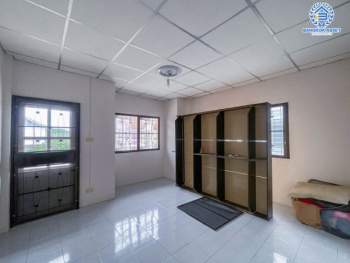 *****ทาวน์เฮ้าส์มือสองย่านกรุงเทพมหานคร ม.บ้านงาม พระยาสุเรนทร์ 30 หลังมุม! บนเนื้อที่ 17 ตร.ว. ฟังก์ชัน 2 ห้องนอน 2 ห้องน้ำ 1 ที่จอดรถ โครงการอยู่ในแหล่งชุมชนสะดวก หาของกินง่าย เดินทางง่าย รายล้อมด้วยสิ่งอำนวยความสะดวก ใกล้แฟชั่นไอส์แลนด์ จองเลย!